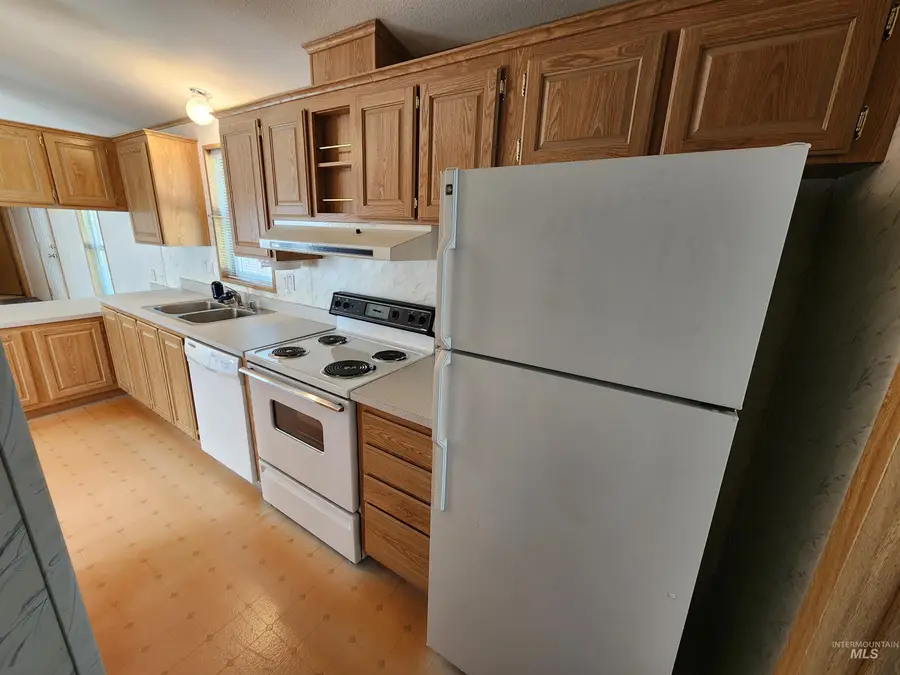 616 N Kings Rd Trlr 1, Nampa, ID 83687 - #3