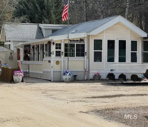 514 Sawyer St #D5, Cascade, ID 83611