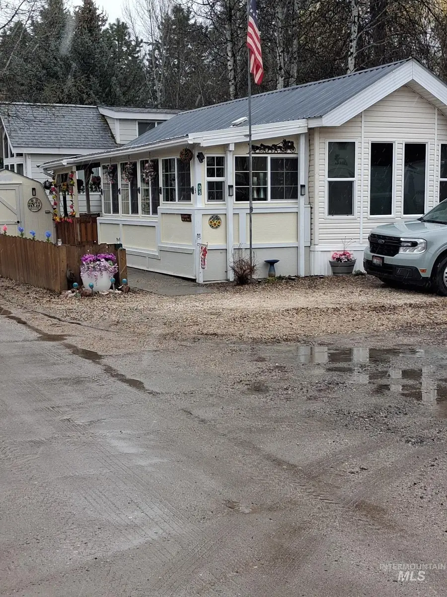 514 Sawyer St #D5, Cascade, ID 83611 - #2