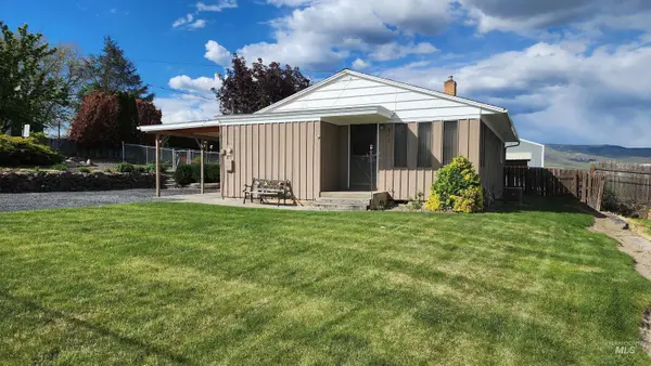 812 Walk Ln, Clarkston, WA 99403