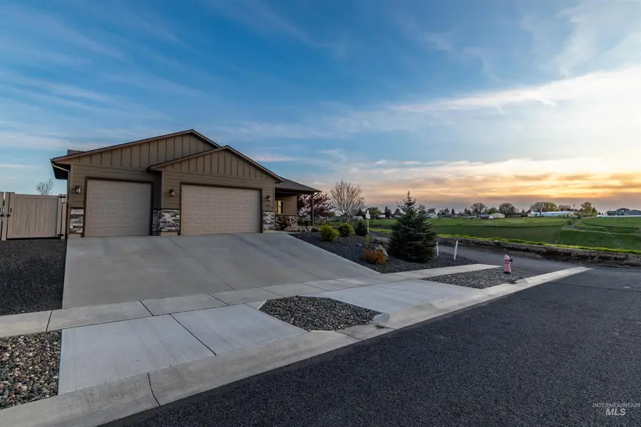 1702 Pioneer Dr, Lewiston, ID 83501 - #2