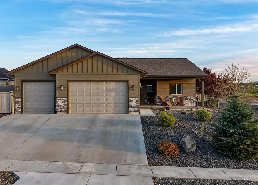 1702 Pioneer Dr, Lewiston, ID 83501 - #3
