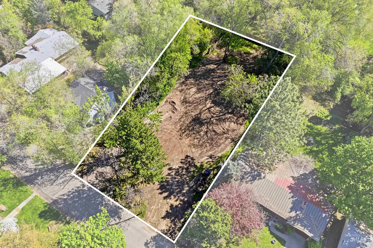 3012 N Tamarack Dr, Boise, ID 83703 - #1