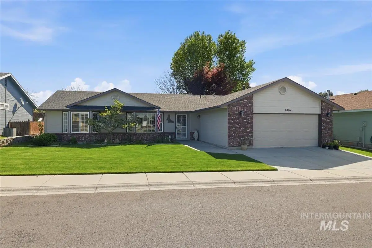 606 N Sterling St, Nampa, ID 83651 - #1