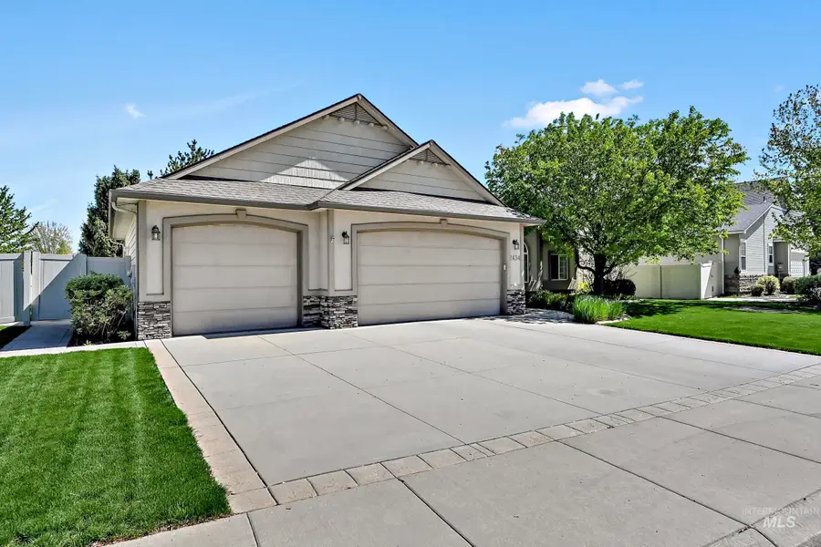 2434 E Garber Dr, Meridian, ID 83646 - #2