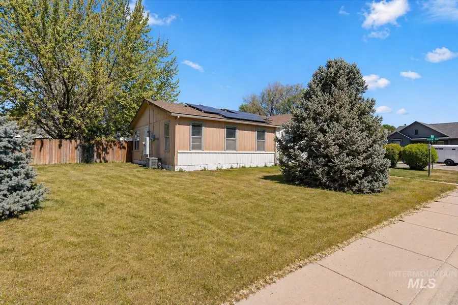 402 Cedar St, Middleton, ID 83644 - #2