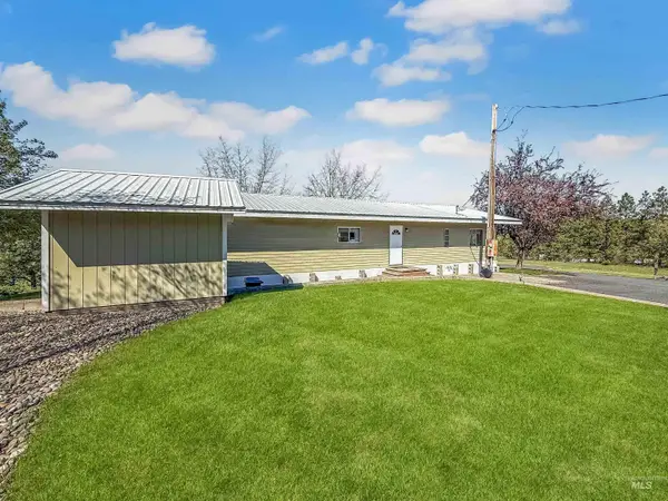 1226 Larson, Moscow, ID 83843