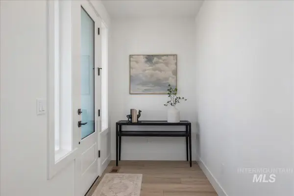 395 E Chevy Dr, Boise, ID 83716