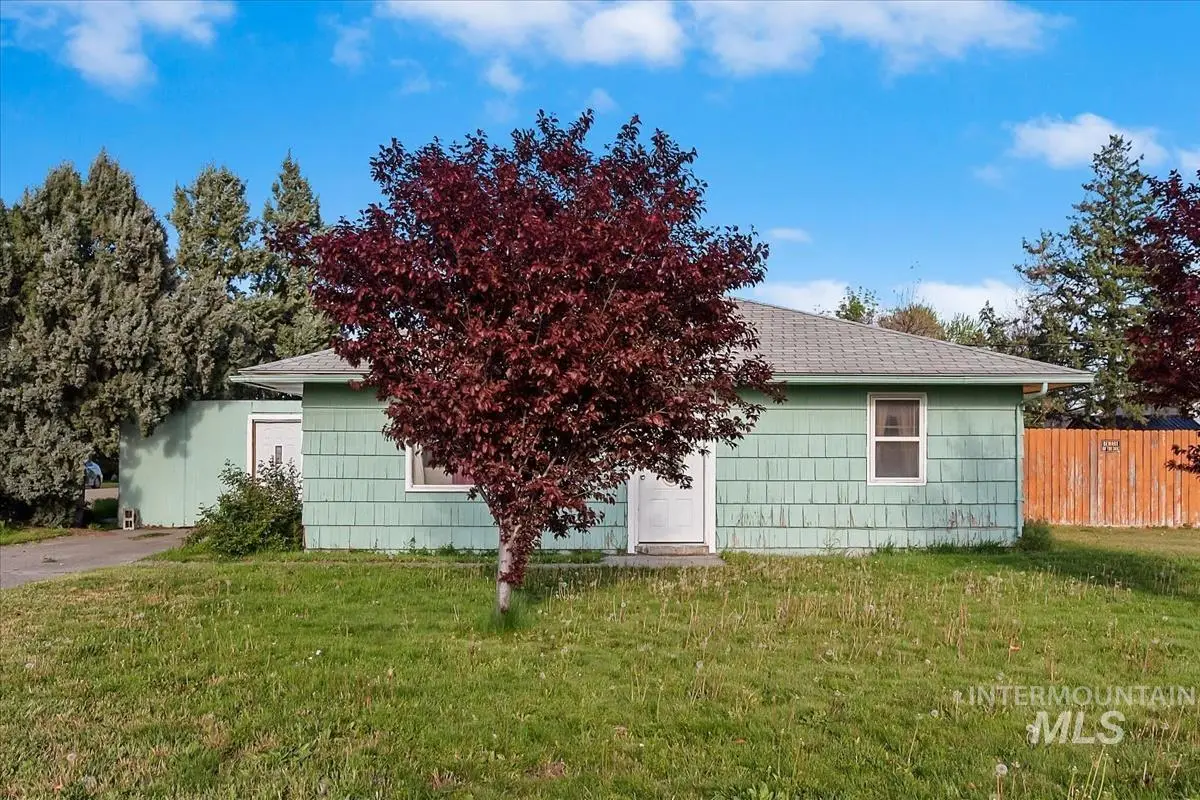 404 S Whitley Dr, Fruitland, ID 83619 - #1