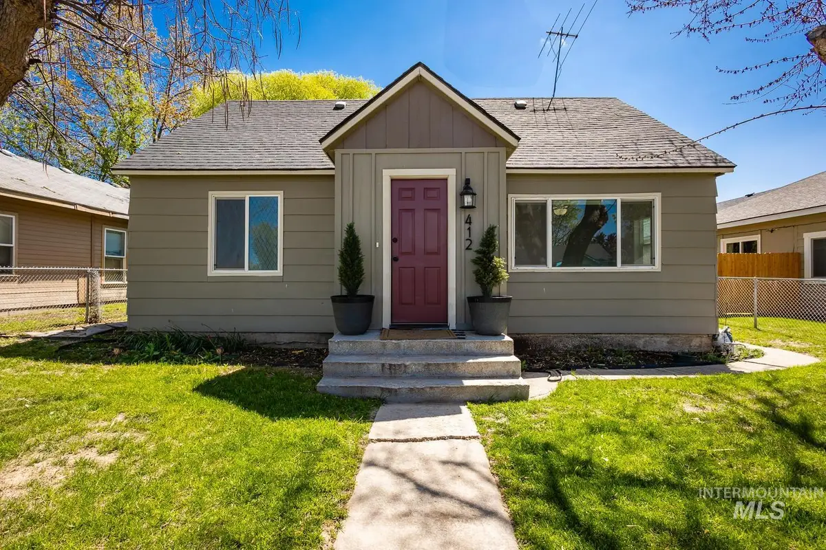 412 N 17th Ave, Nampa, ID 83687 - #1