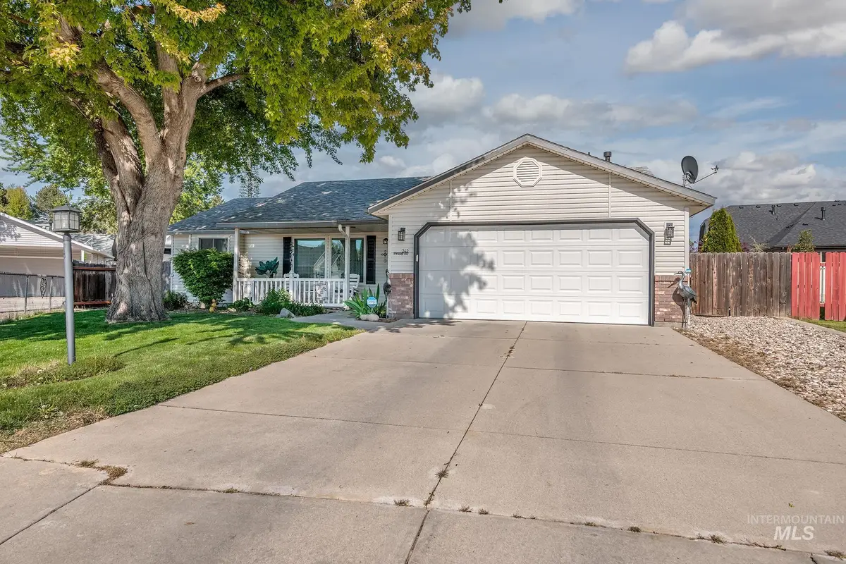 242 N Moraine Ave, Eagle, ID 83616 - #1