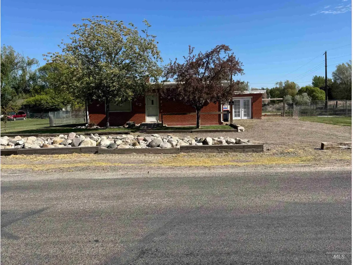 1937 E 4th Ave, Twin Falls, ID 83301 - #1