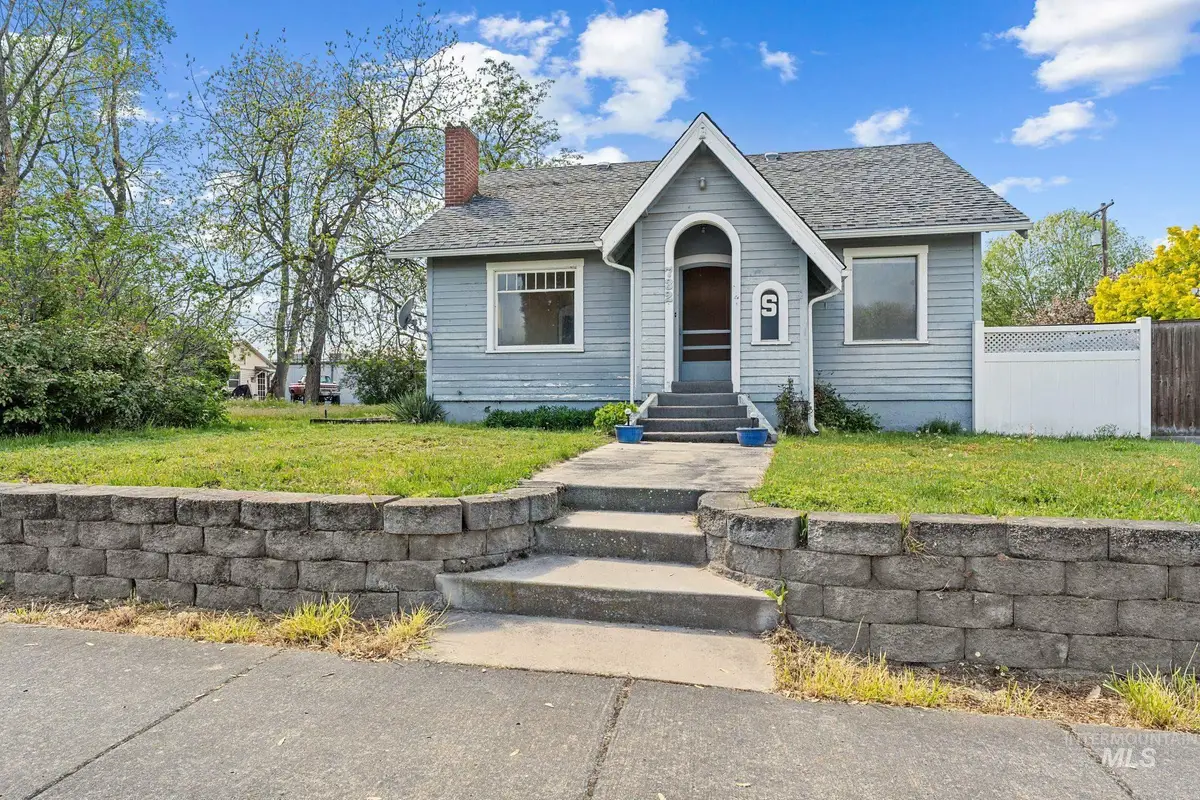 732 4th Street, Clarkston, WA 99403 - #1