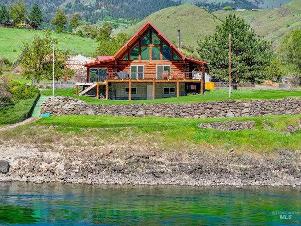 215 Doumecq Road, White Bird, ID 83554