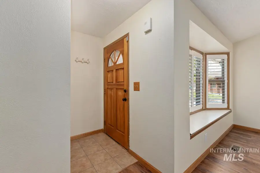 2715 Twilight St, Caldwell, ID 83605 - #2