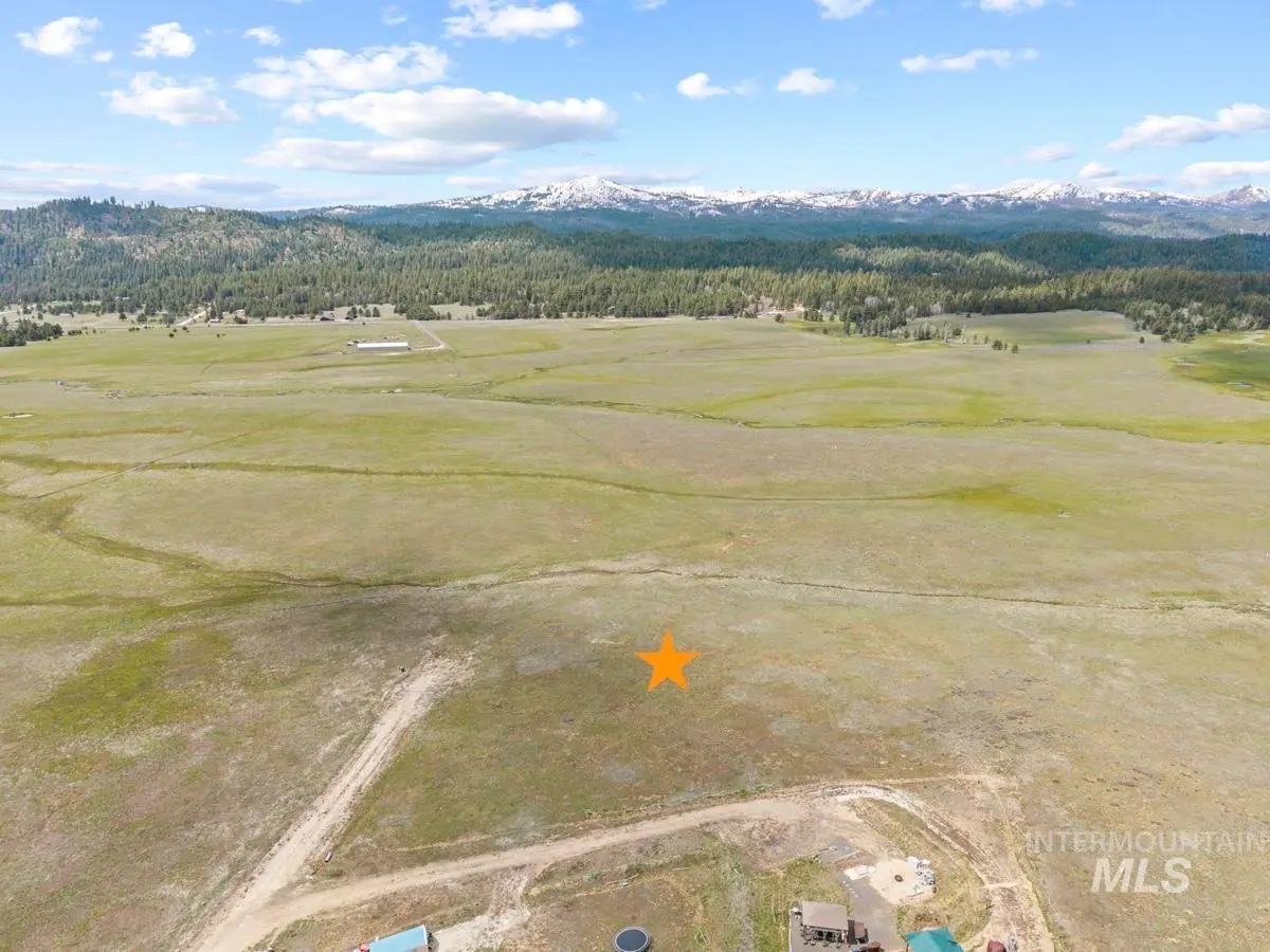 32 Philadelphia Lane, Cascade, ID 83611 - #1