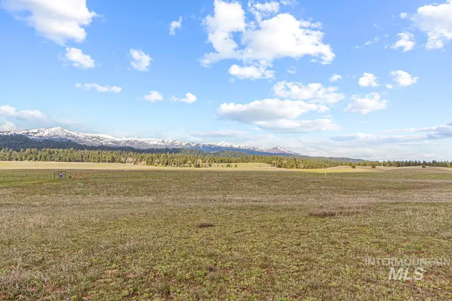 32 Philadelphia Lane, Cascade, ID 83611 - #2