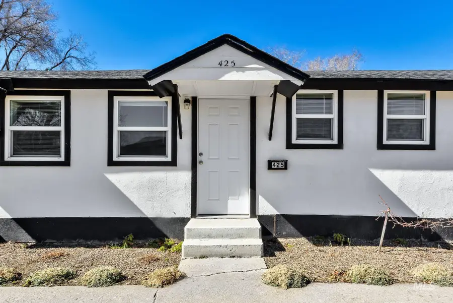 1085 E 4th S, Mountain Home, ID 83647 - #3