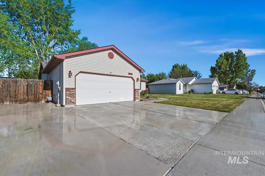 1435 Kyle Street, Mountain Home, ID 83647 - #2