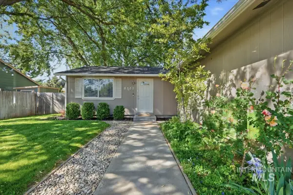 8702 W Holbrook Ave, Boise, ID 83704