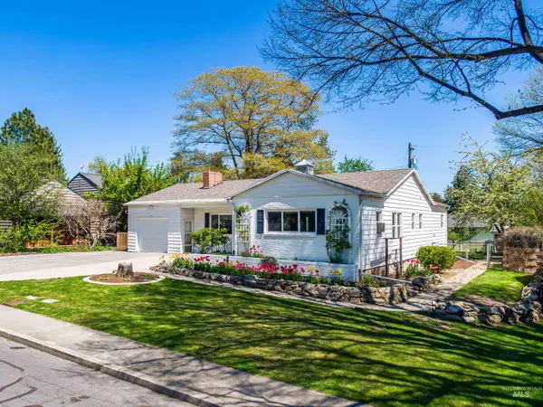 210 N Garfield St, Moscow, ID 83843