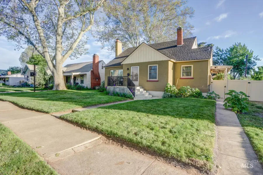 706 E 1st, Emmett, ID 83617 - #2
