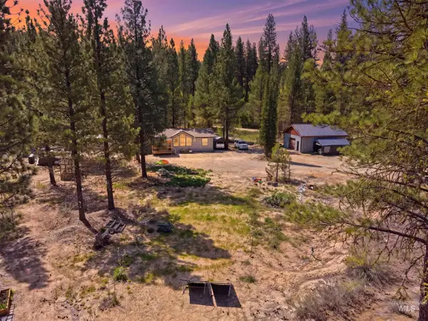 17 Mountain Meadow Rd, Idaho City, ID 83631