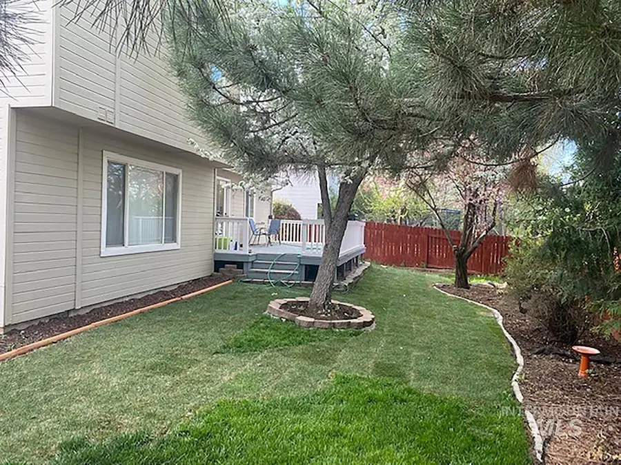 1344 N Crestmont Dr, Meridian, ID 83642 - #2