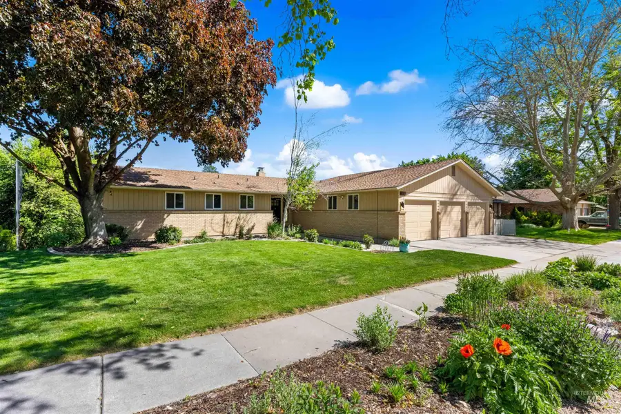 1116 N Eagle Hills Way, Eagle, ID 83616 - #2