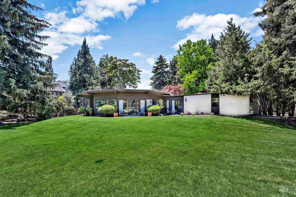 4704 Hillcrest View Dr, Boise, ID 83705 - #1