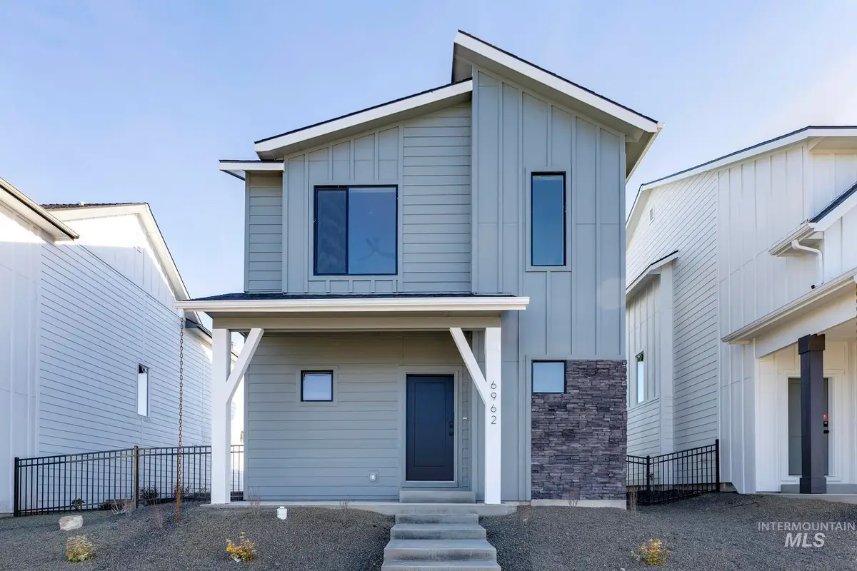 4278 N Camp Creek Ave, Meridian, ID 83646 - #1