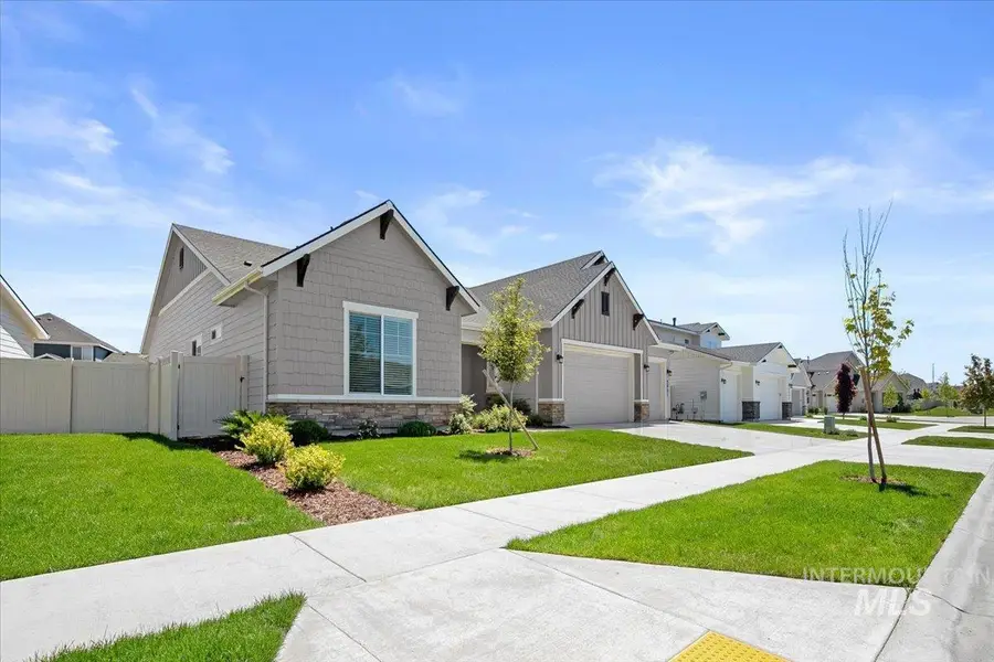 5901 W Copperstone Ct, Meridian, ID 83646 - #2