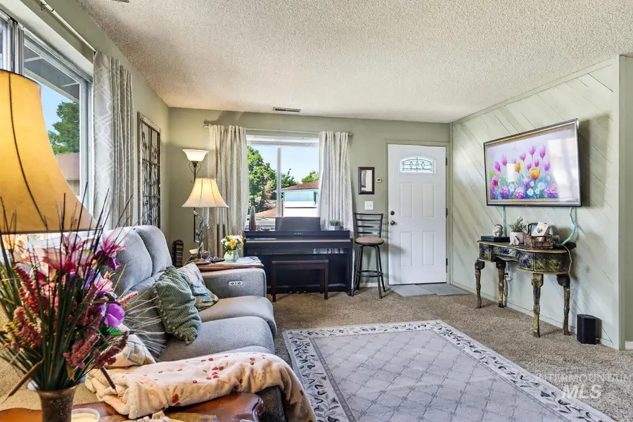 1129 S Hilton St, Boise, ID 83705 - #3