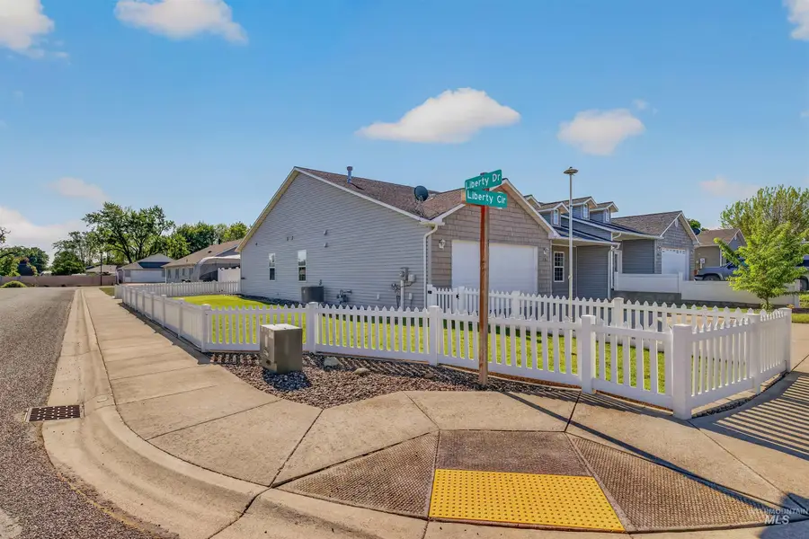 1101 Liberty Circle, Clarkston, WA 99403 - #3