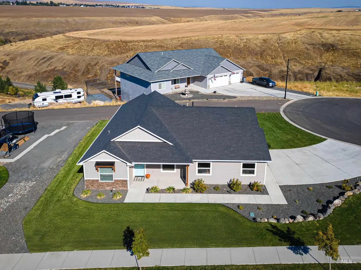 3211 18th St, Lewiston, ID 83501 - #1