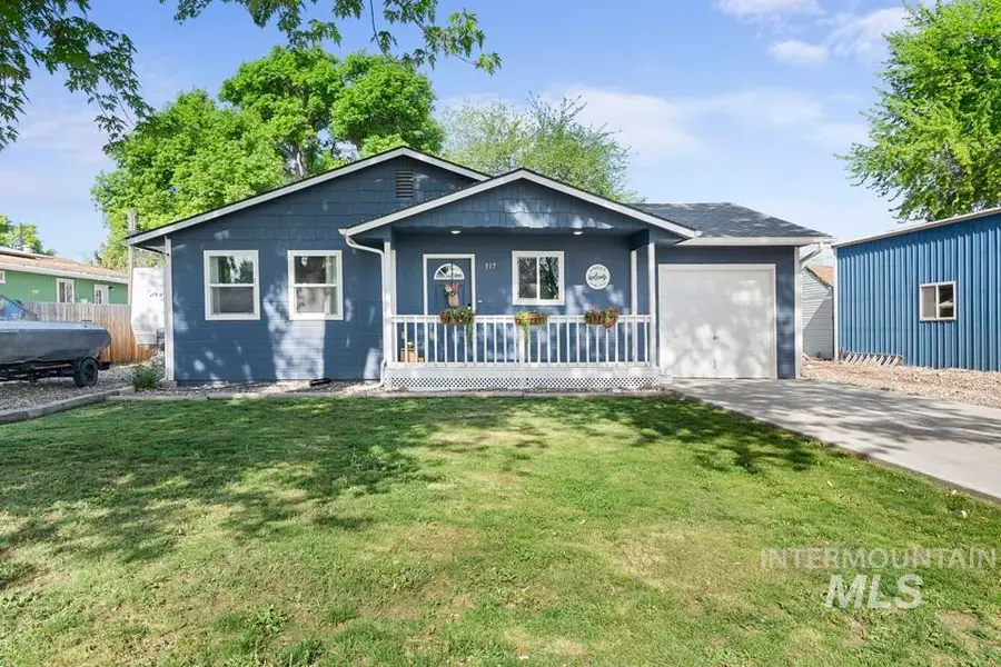 317 W Park Ave, New Plymouth, ID 83655 - #3