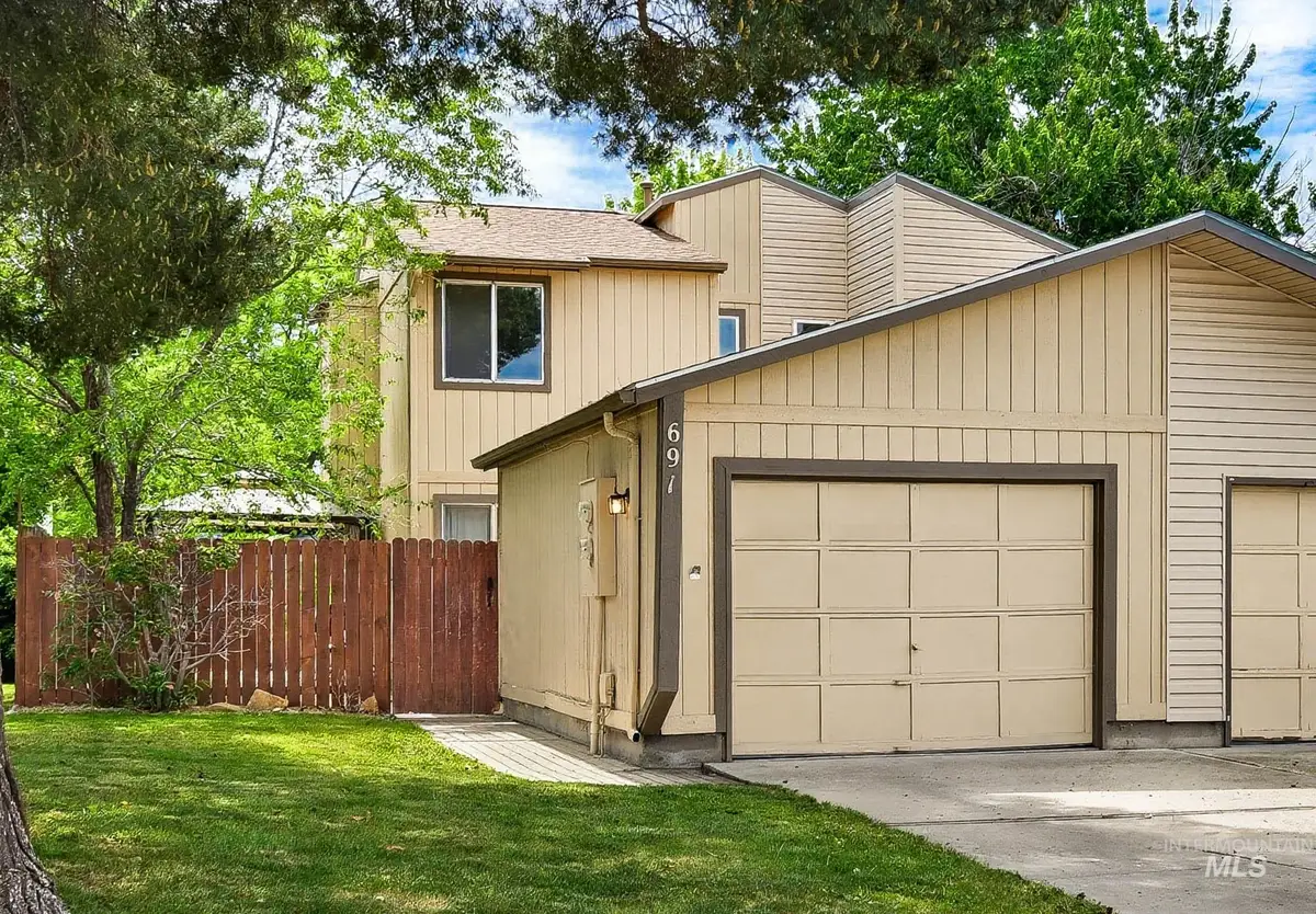 691 W Barret St, Meridian, ID 83642 - #1