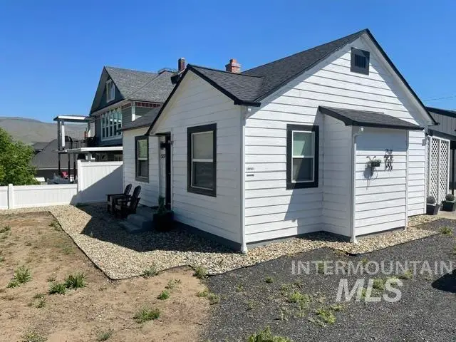 527 26th St, Lewiston, ID 83501 - #1
