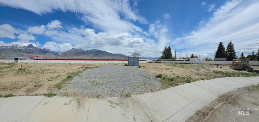 115 Burnett Ct,, Mackay, ID 83251 - #2