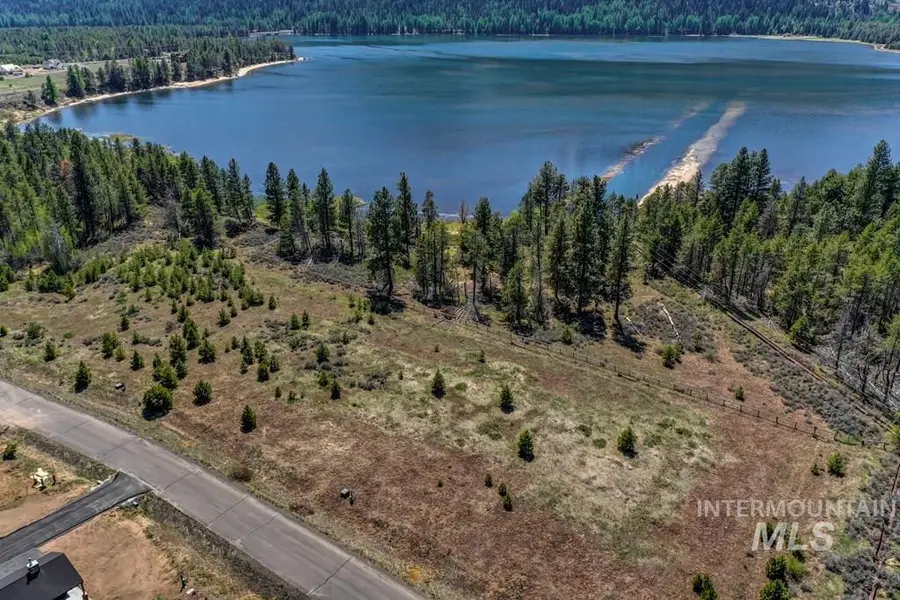 13165 Hawks Bay Rd, Donnelly, ID 83615 - #2