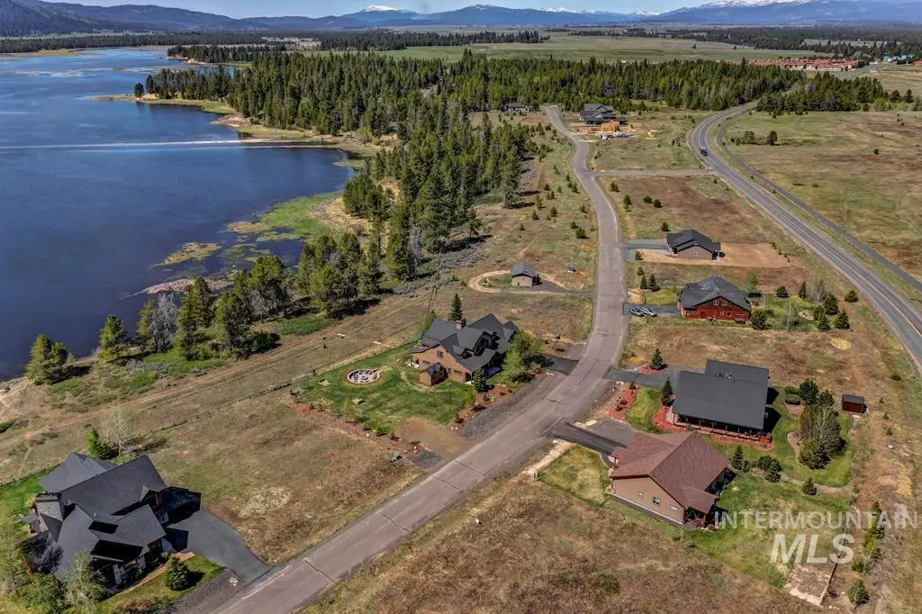 13143 Hawks Bay Rd, Donnelly, ID 83615 - #1