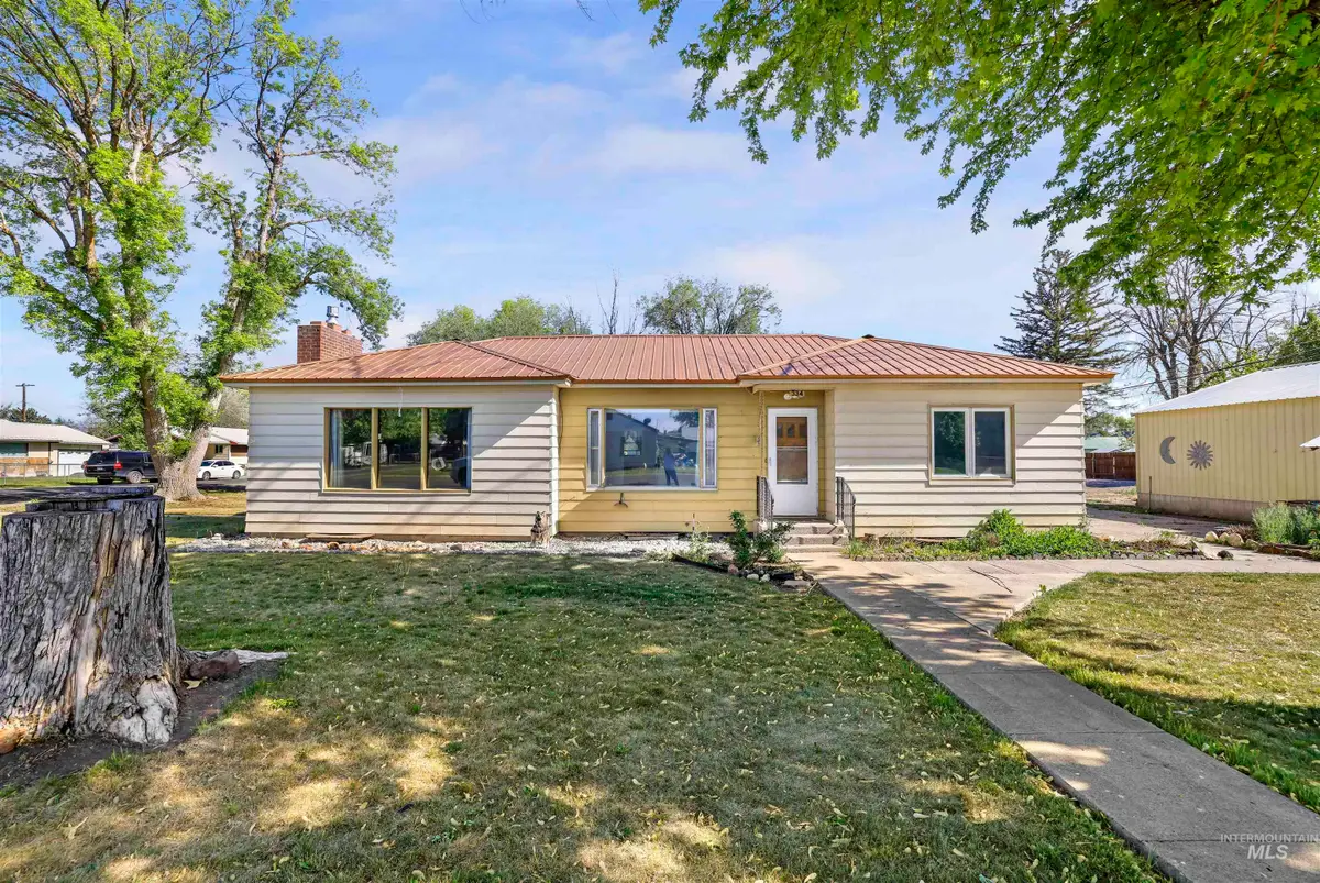 334 12th Ave W, Gooding, ID 83330 - #1