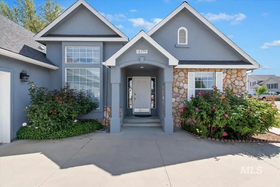 16390 Coral Dr, Nampa, ID 83687 - #2
