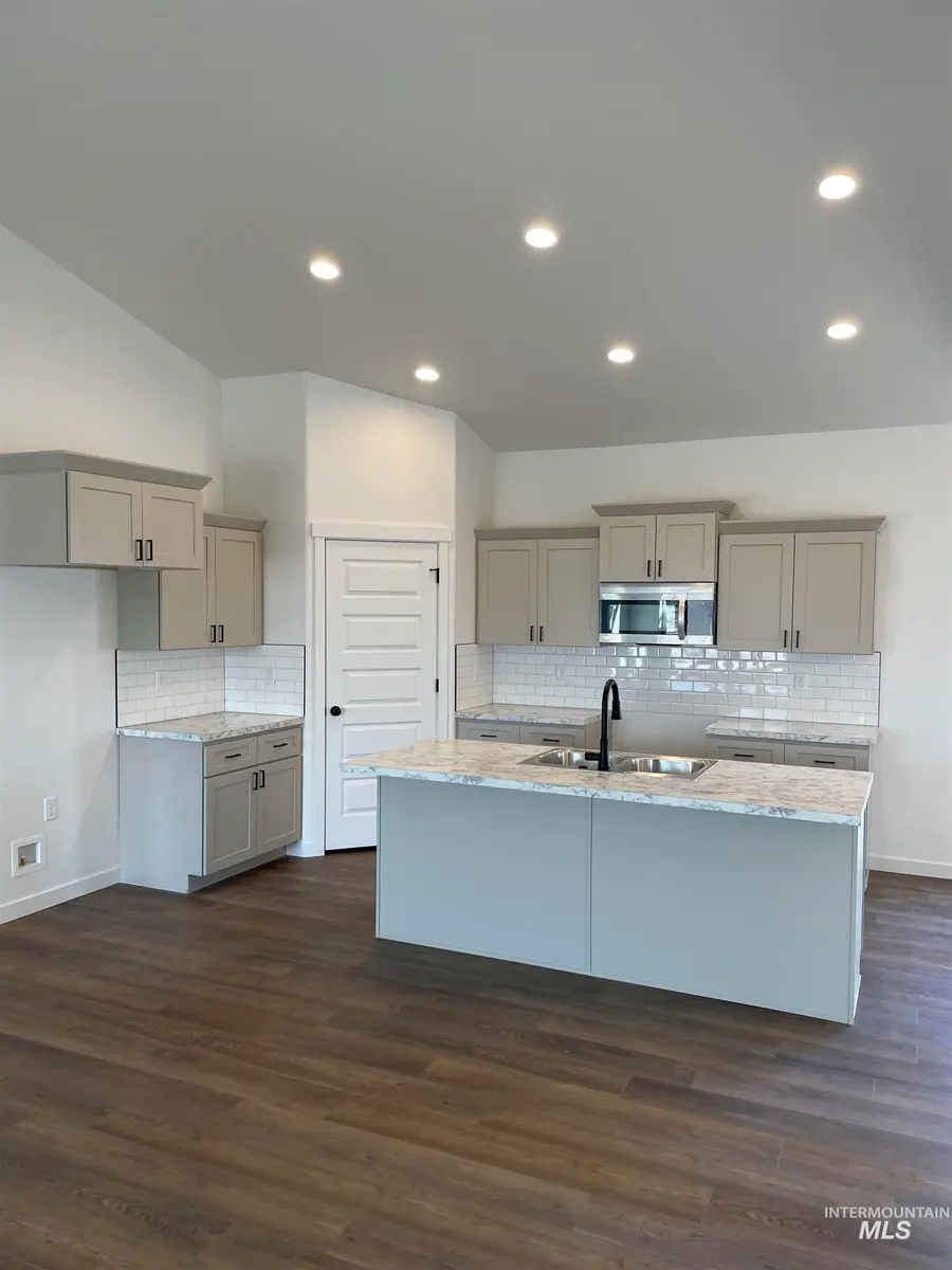1240 Sunnybrook Ave, Twin Falls, ID 83301 - #2