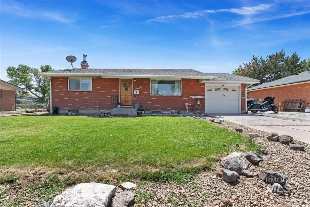 845 E 16th N, Mountain Home, ID 83647 - #1