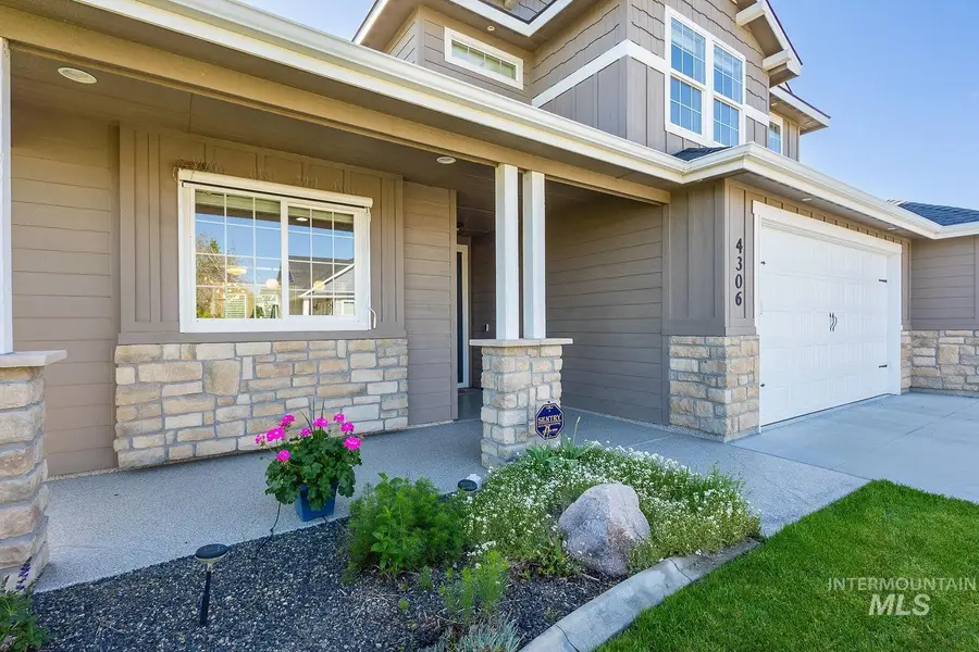 4306 S Dazzle Ave, Meridian, ID 83642 - #3