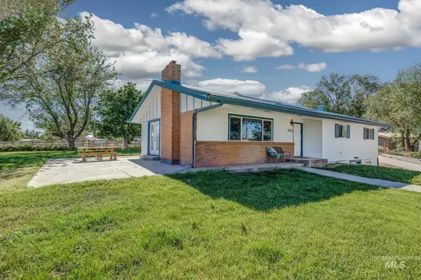 2121 Alameda, Ontario, OR 97914