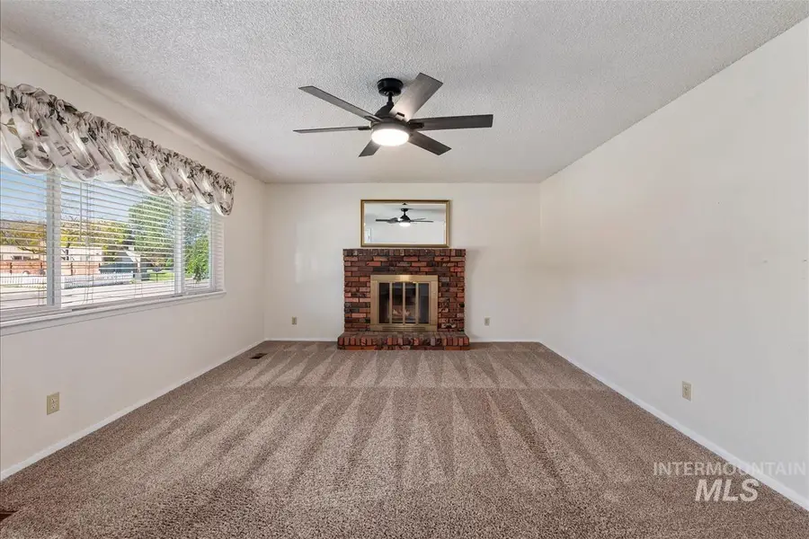 580 E Amanita St, Eagle, ID 83616 - #3
