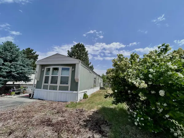 10601 N Horseshoe Bend Rd #71, Eagle, ID 83714