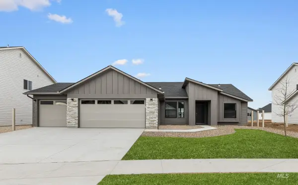 5211 E Open Canyon Dr, Nampa, ID 83687